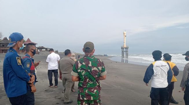 Terseret Ombak Seorang Santri Hilang Tenggelam Di Pantai Apra Cianjur