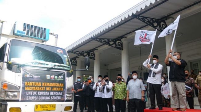 Pemprov DKI Gandeng ACT Kirim Bantuan Logistik untuk Korban Erupsi Semeru