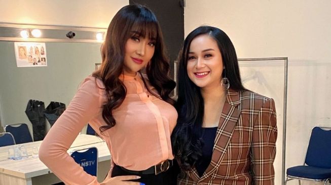 Jumpa Lagi Setelah 8 Tahun, Lucinta Luna Kenang Momen Nyalon Bareng Juwita Bahar