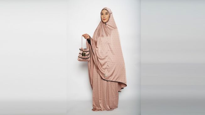 Sambut Promo 12.12, Bugis Hijab Rilis Mukena Traveling