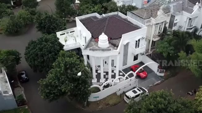 Rumah Indah Sari. [Youtube/Trans 7 Official]