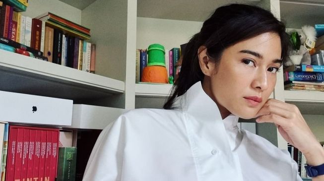 Artis Pernah Kerja Kantoran. (Instagram/@therealdisastr)