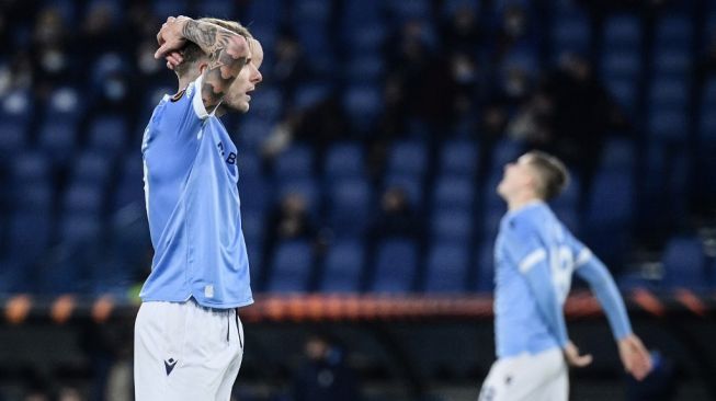 Pemain depan Lazio asal Italia, Ciro Immobile bereaksi selama laga terakhir Grup E Liga Eropa antara Lazio vs Galatasaray pada 9 Desember 2021 di stadion Olimpico di Roma, Jumat (10/12/2021) dini hari WIB.Filippo MONTEFORTE / AFP.