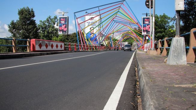 Jadi Urat Nadi Perekonomian, Bupati Jember Perbaiki Jalan Sepanjang 1.000 Kilometer