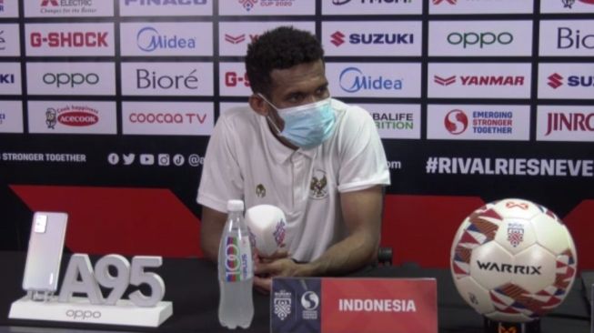 Pemain Timnas Indonesia, Ricky Kambuaya saat jumpa pers usai laga kontra Kamboja (tangkapan layar zoom Piala AFF 2020).