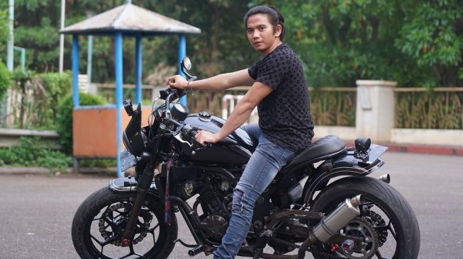 Potret terbaru artis yang cerai tahun 2021. (Instagram/@da2_rizki123)