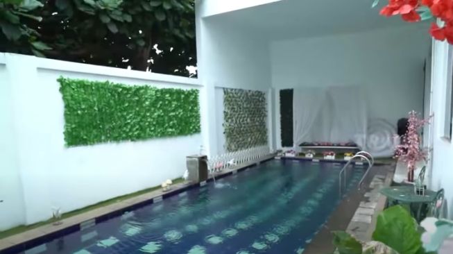 Rumah Indah Sari. [Youtube/Trans 7 Official]