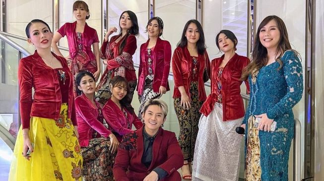 Potret Reuni Cherrybelle. (Instagram/@rafaell_16)