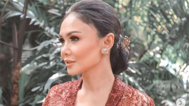 5 Artis Cantik Ini Betah Jadi Janda, Mulai dari Ayu Ting Ting Hingga Yuni Shara