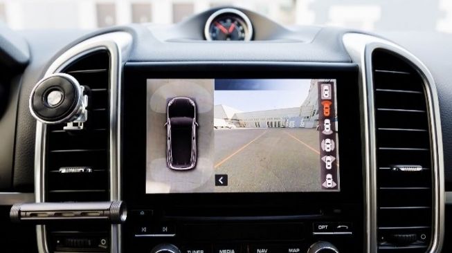 Daftar Biaya Service Head Unit Mobil Berdasarkan Kerusakannya!