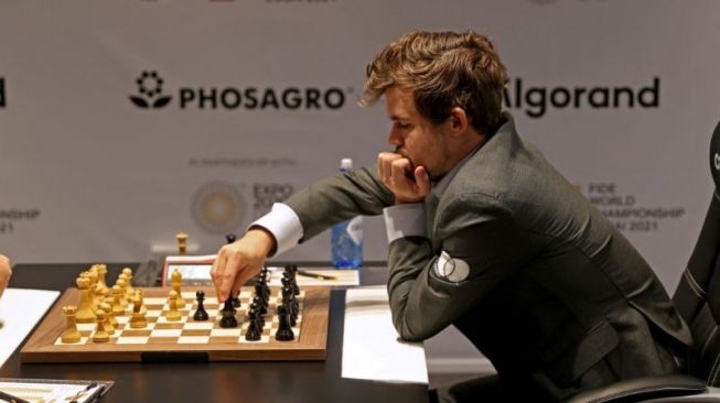 Nepo Blunder, Magnus Carlsen Pertahankan Gelar Juara Dunia Catur