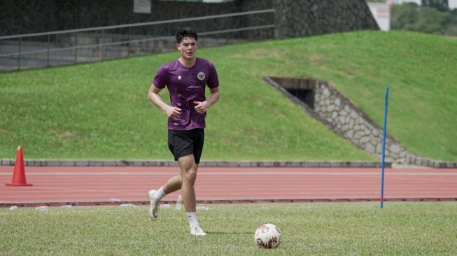 Elkan Baggott sudah mulai berlatih bersama Timnas Indonesia untuk laga kedua melawan Laos di Piala AFF 2020 (dok. PSSI).