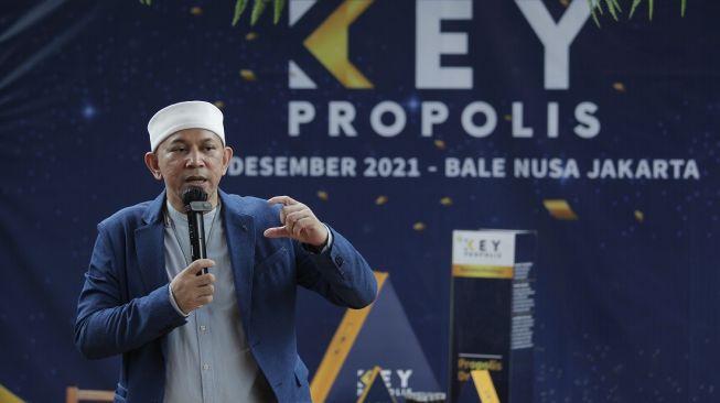 Ustaz Erick Yusuf di acara perkenalan Key Propolis. [dokumentasi pribadi]
