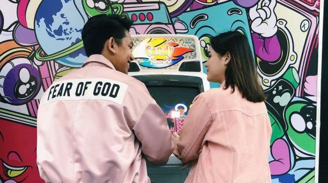 potret mesra Gaga Muhammad dan Laura Anna sebelum kecelakaan. [Instagram/edlnlaura]