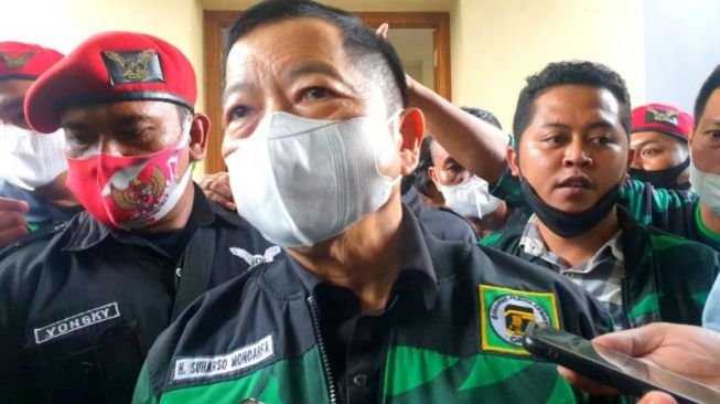 Ketua Umum Partai Persatuan Pembangunan (PPP) Suharso Monoarfa menjawab pertanyaan awak media seusai membuka Muktamar II Gerakan Pemuda Ka'bah (GPK) di Yogyakarta, Minggu sore (12/12).  (ANTARA/Luqman Hakim)