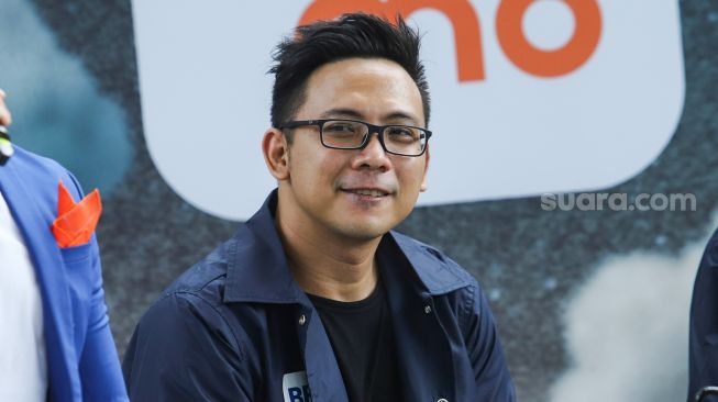 Musisi David Kurnia Albert atau David NOAH saat jumpa pers terkait rencana peluncuran album band NOAH 'Second Chance: Taman Langit' di Senayan, Jakarta Pusat, Minggu (12/12/2021). [Suara.com/Alfian Winanto]