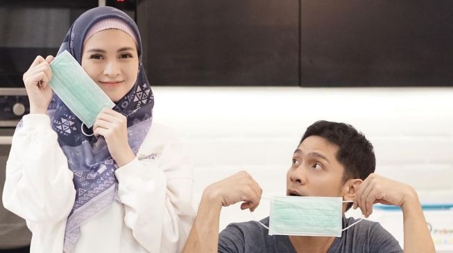 Bisa Ditiru, Cara Donita Bersihkan Lantai Licin Usai Bikin Kue Lebaran