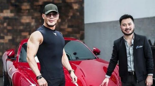 Deddy Corbuzier Orang Indonesia Pertama Beli Mobil Ferrari Roma