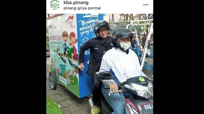 Perpustakaan keliling yang ditarik sepeda motor [Instagram KBA Pinang]. 