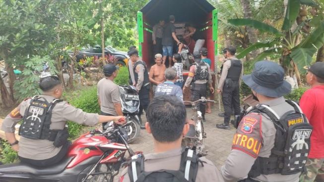 Gerebek Sabung Ayam, Polisi Jember Amankan 34 Motor yang Ditinggal Kabur Pemiliknya