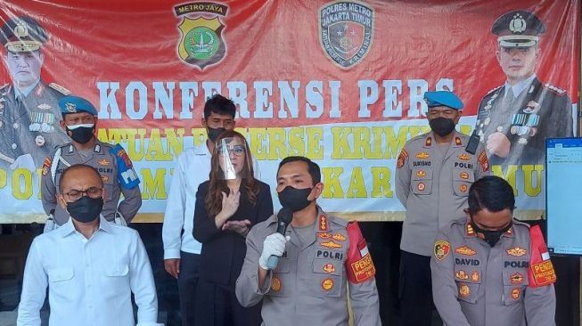 Mendekam di Lapas, Suami Minta Istri Edarkan Sabu di Pulogadung