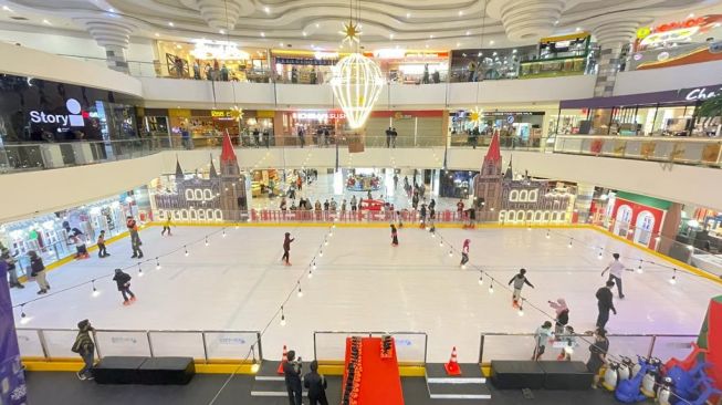 Wahana Ice Skating Hadir di Cibinong City Mall, Cek Harga Tiketnya di Sini