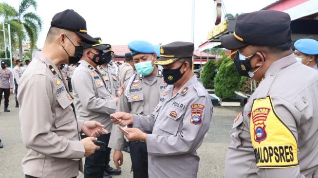 Langgar Aturan Sikap Tampang, Dua Personel Polres Tabalong Berambut Gondron