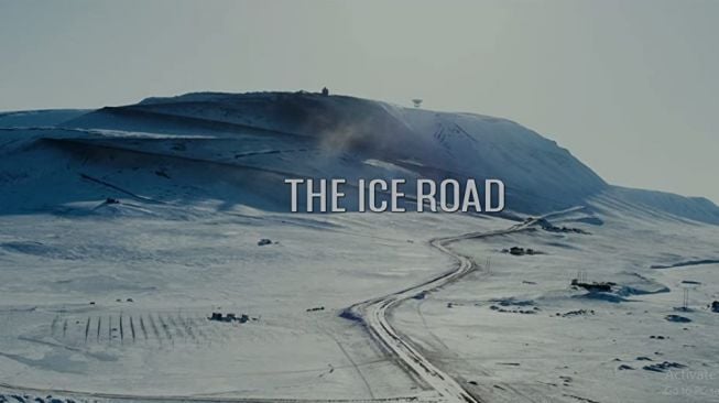 Cuplikan Film The Ice Road [IMDb]