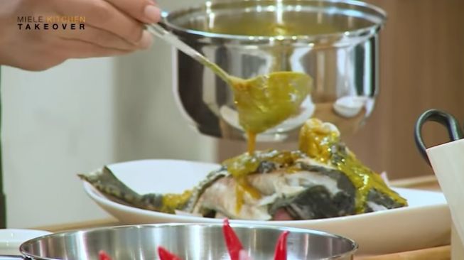 Hidangan Nusantara Favorit Nicholas Saputra, Ini Resep Kerapu Tim Saus Nyonya