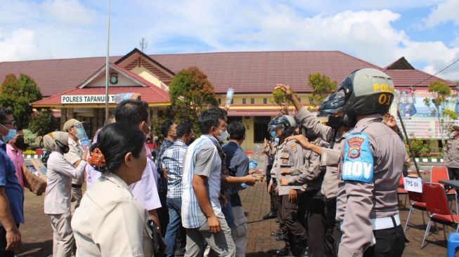 Warga Coba Rampas Kotak Suara Pilkades di Sumut, Begini Tindakan Polisi