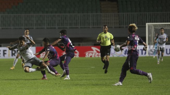 Jelang Lawan Persiba Balikpapan, Persis Solo Malah Dihantam Sanksi Komdis PSSI