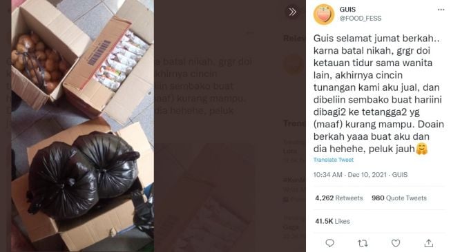 Cincin nikah dijual beli sembako untuk dibagikan. [Twitter]