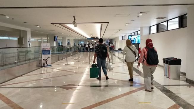 Mendarat Di Bandara Juanda, Dua Pekerja Migran Asal Malaysia Terkonfirmasi Positif Covid-19