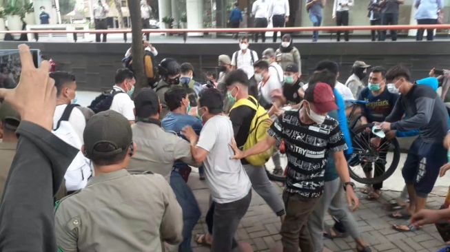 Penertiban Pengungsi Afghanistan di Medan Ricuh