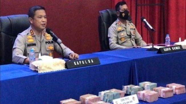 Polda Riau Ringkus 2 Kaki Tangan Debus, Amankan Uang Miliaran