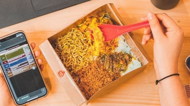 4 Tips Membeli Makanan di Luar Rumah yang Sehat dan Higienis