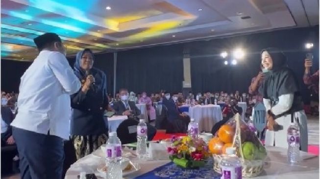 Pamer Kemesraan, Aksi Menteri Agama Gus Yaqut dan Istrinya Ini Bikin Tantri Kotak Iri