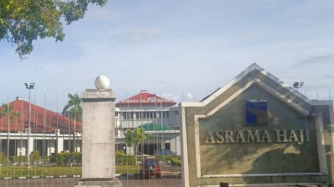 Tempat Karantina Penuh, Asrama Haji Kembali Dibuka untuk PMI dari Malaysia dan Singapura