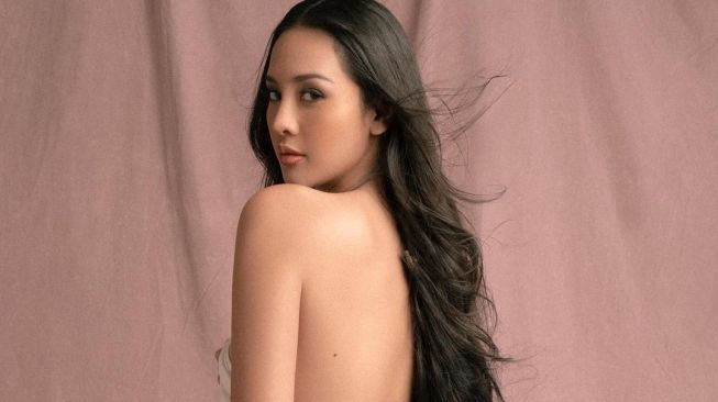 Pemotretan terbaru Anya Geraldine. [Instagram/anyageraldine]