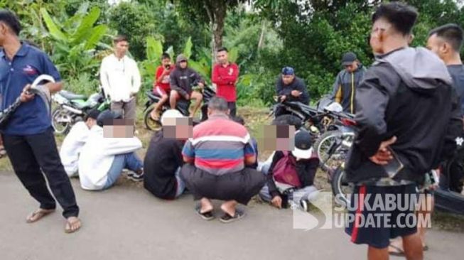 Warga Terkejut Temukan Benda Ini saat Geledah 9 Pelajar di Puncak Aher