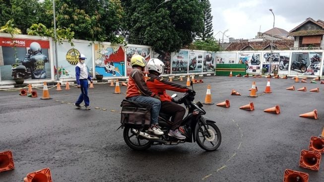 Astra Motor gandeng Gizindo Yogyakarta gelar edukasi skill berkendara motor para kurir (IST)