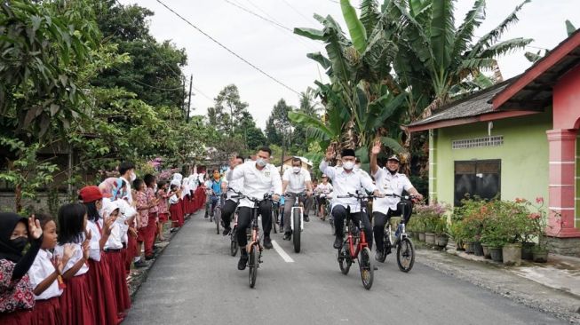 Bupati-Wakil Bupati Sergai Ajak Warga Rawat dan Jaga Fasilitas Publik