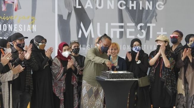 Rayakan HUT Ke-6, IFC Hadirkan Fashion Parade dari 100 Desainer