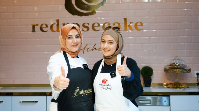 Keren, Bittersweet by Najla Kolab dengan Dua Selebriti Chef Asal Turki!