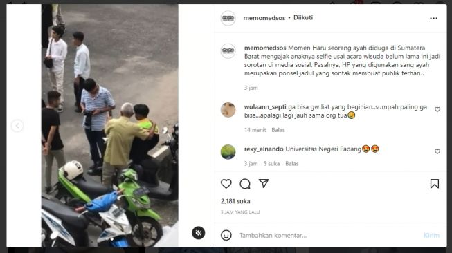 Haru, Seorang Ayah Ajak Putranya Berfoto Pakai HP Jadul, Si Anak Diduga Malu dan Enggan