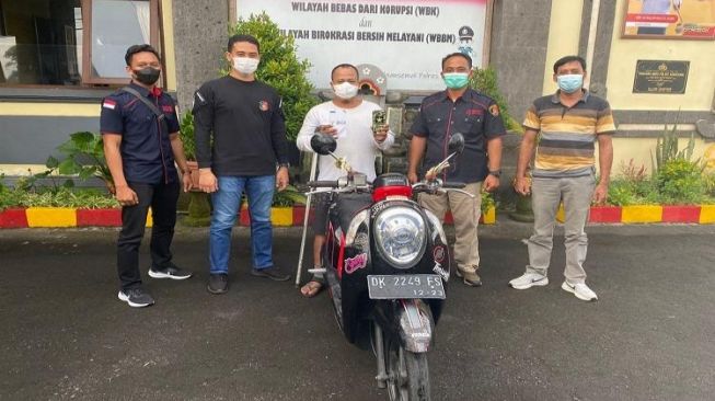 Komang Adi Curi HP di Dalam Motor Scoopy Saat Pemiliknya Jogging di Abiansemal