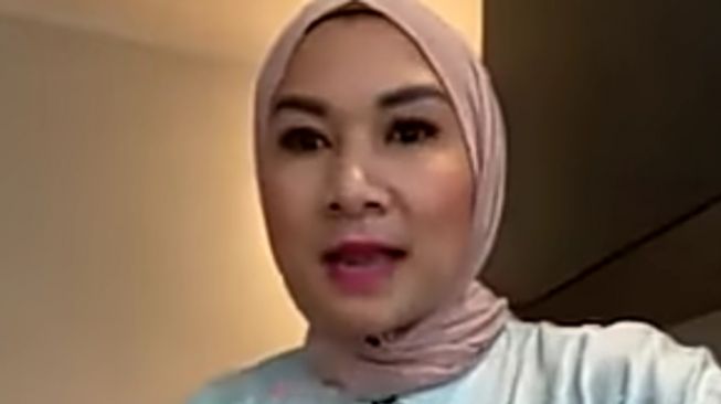 Rifa Handayani wanita diduga selingkuhan Menteri AH. (Hersubeno Point)