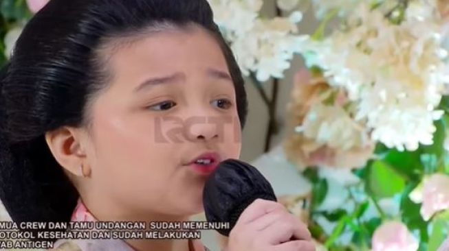 Arsy Hermansyah dan Amora Lemos. (Youtube/RCTI)