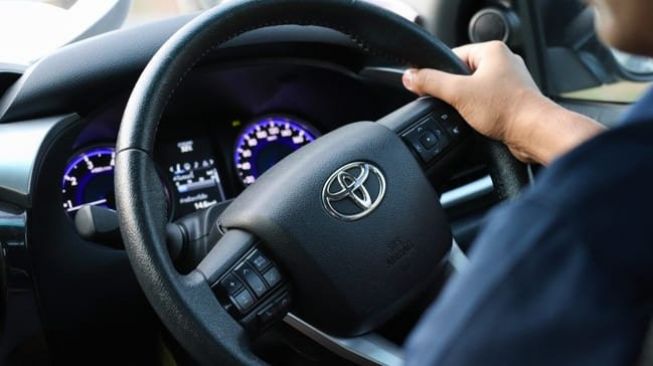 Cari Tahu Fungsi dan Cara Kerja Power Steering di Lifepal!
