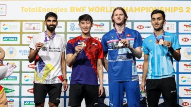 Loh Kean Yew Raih Mendali Emas dan Cetak Sejarah di BWF 2021